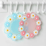 tapis table silicone moderne fleurs blanches bordure dentelée bleu rose blanc