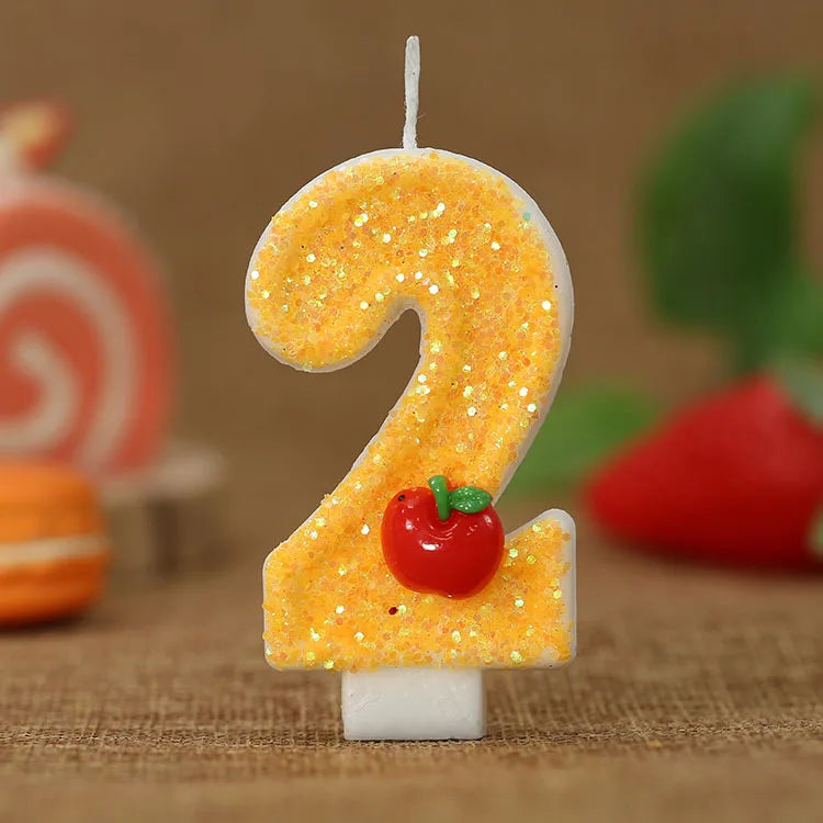bougies numeriques jaune paillette pomme rouge anniversaire decoratif thème feuille verte paillettes dorées tringle