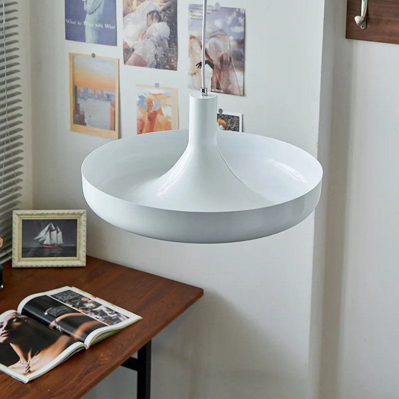 lampes suspendues scandinaves minimalistes rouge blanc gris clair salon chambre UFO déco nhà