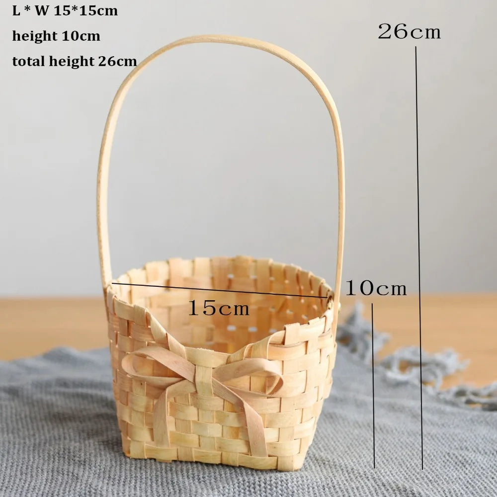 panier tressé bois naturel réutilisable traditionnel poignée anneaux métalliques rustique utilisation multiple fleuriers decoration