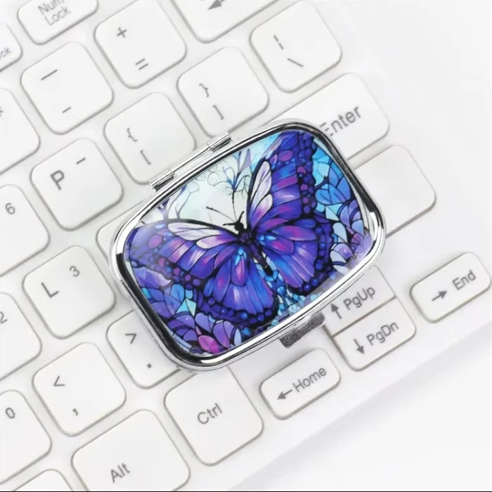 boîtes pilules compartiments bouton fermure artisanal motif abeille floral géométrique