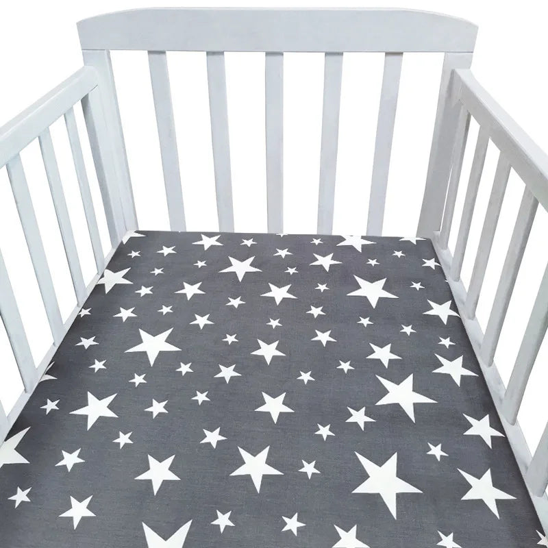 drap housse lit bébé coton motif oiseau étoile enfant chambre moderne blanc jaune gris