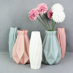 vases modernes vert pastel blanc rose texture géométrique minimaliste