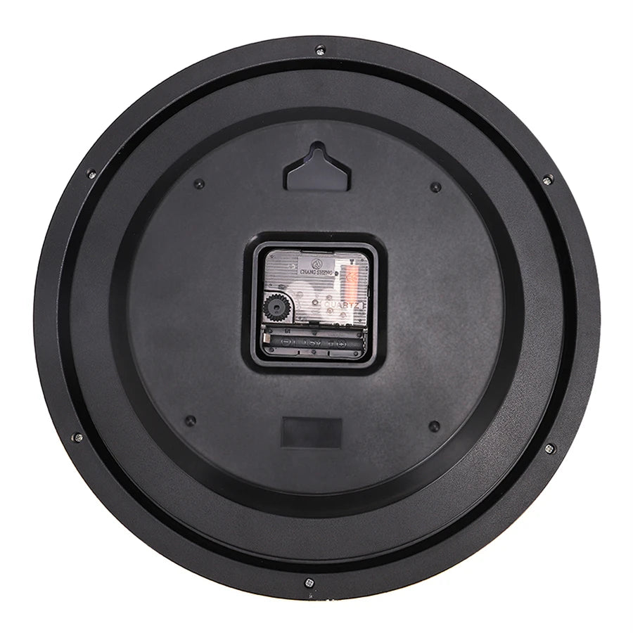 horloge murale quartz lumineuse marin cadran noir aiguilles colorées lunette graduée
