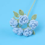 bouquets roses rouges jaunes bleues vertes artisanales crochetées intérieur decoration mariage