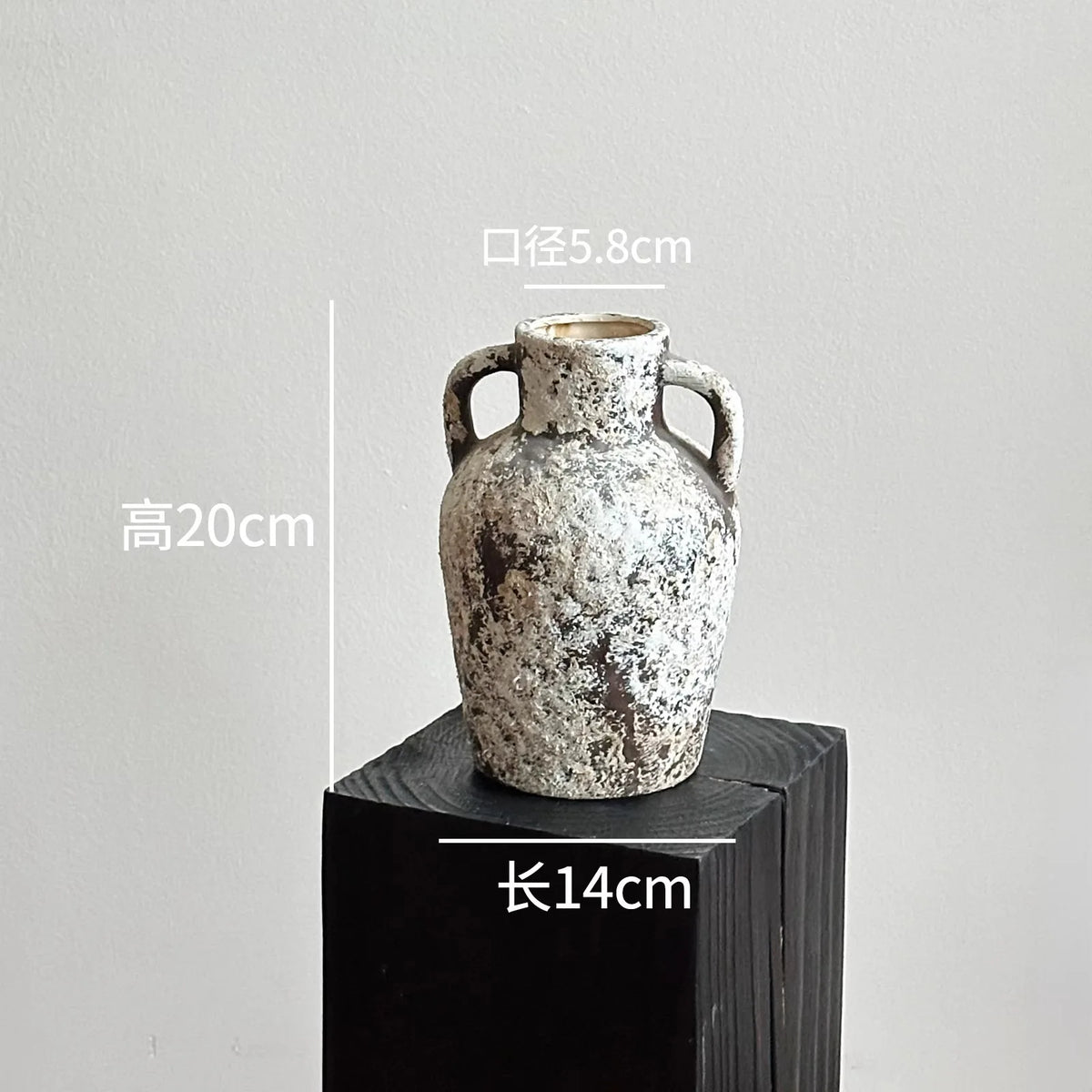 vase poterie moderne gris beige fleur séchée décoration intérieure texture marbrée lisse rustique arrangement