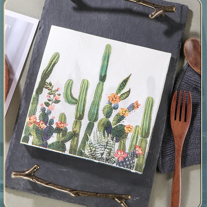 serviettes papier décoratives cactus fleurs vert orange rose violet assiette blanche couverts dorés painDecorationVégétaleardoiseManchesBois