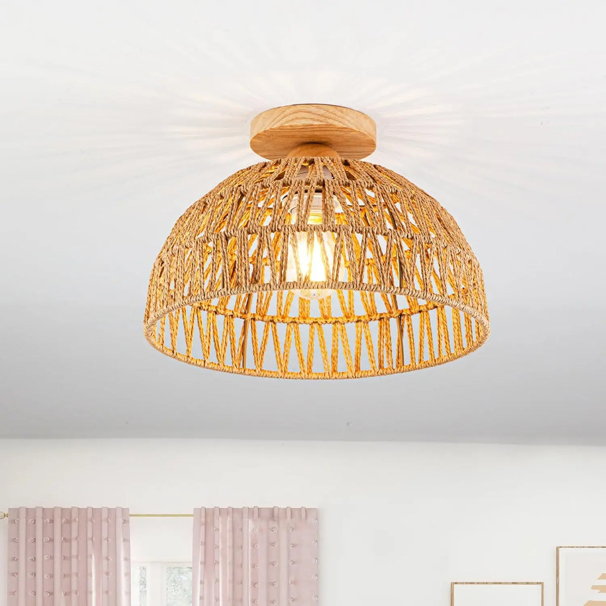 lampe suspendue tressée moderne naturel blanc noir lambris bois abat jour rotin