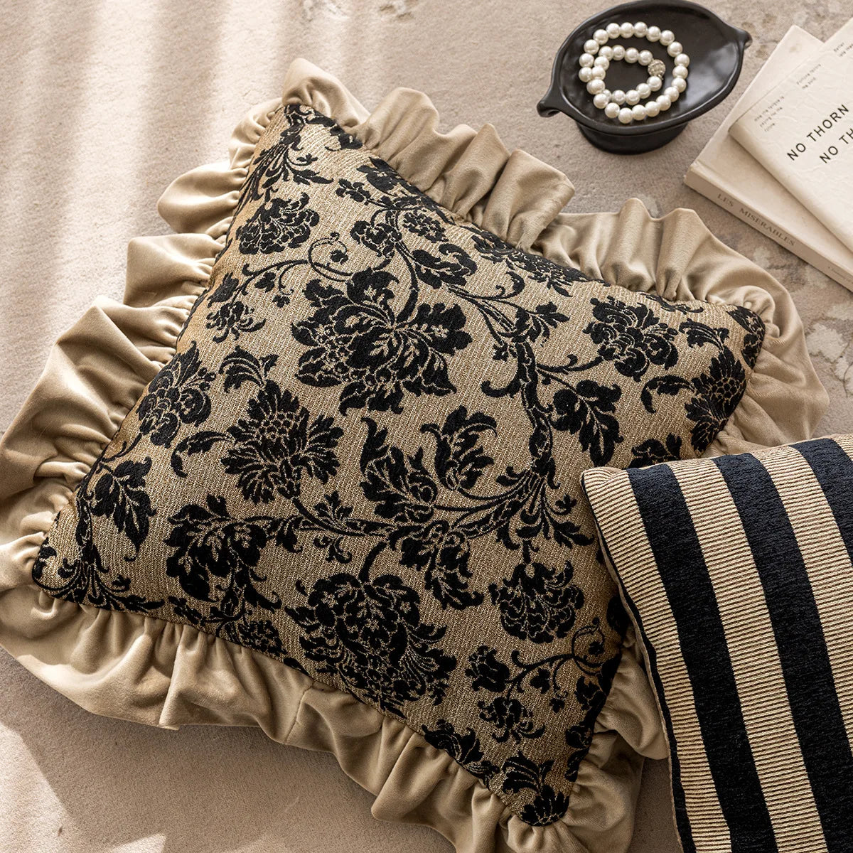 housse coussin carré scénique floral vintage 100 polyester beige noir lit salon decoration maison