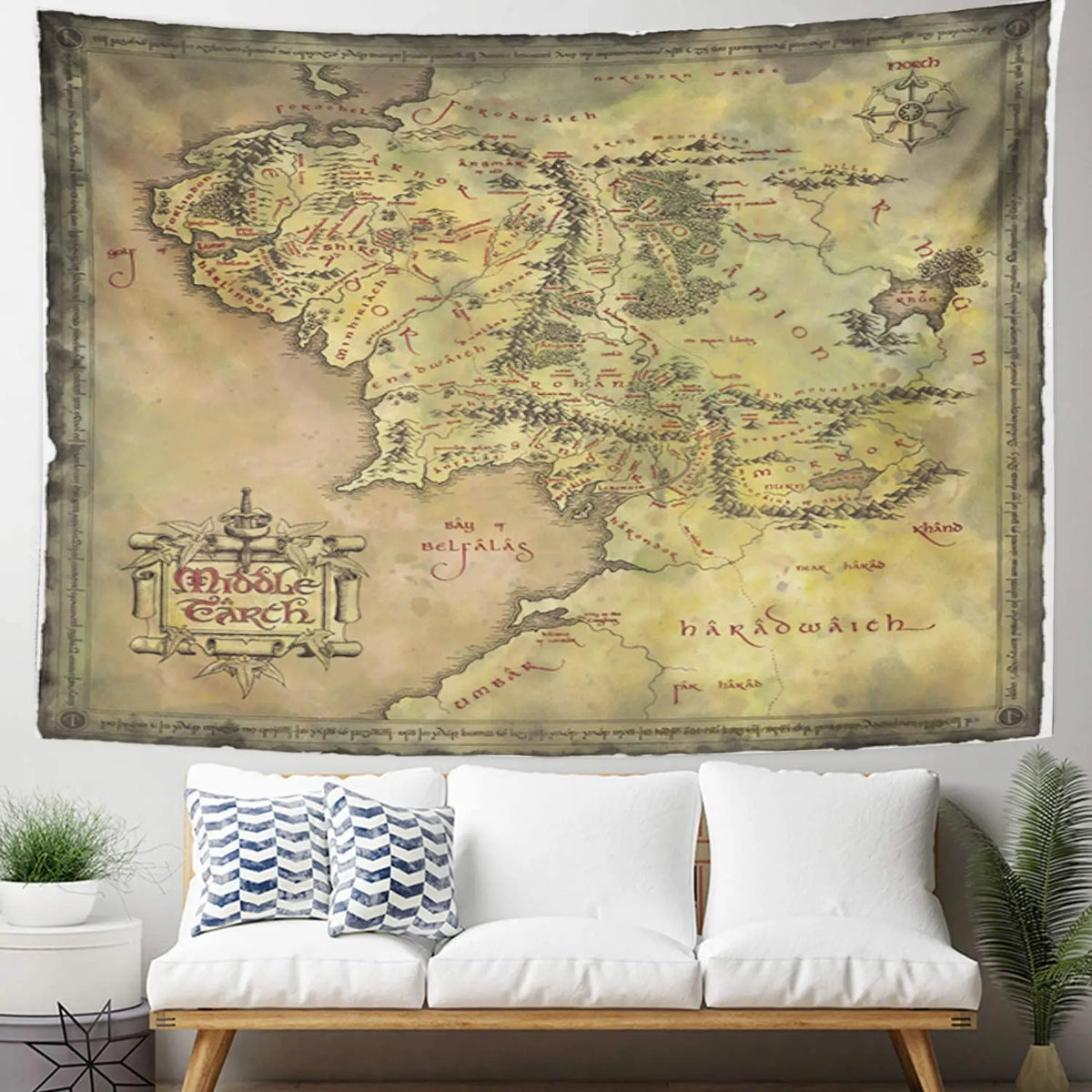 décoration murale carte middle earth ancienne cartographique tapisserie beige cadre noir vintage