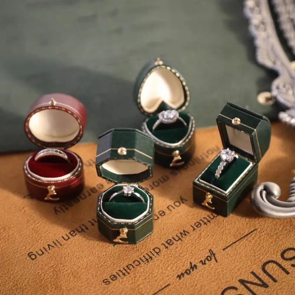 boîtes bijoux simili cuir classiques couleurs vert bordeaux rose anneaux mariage