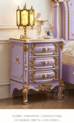 lit violet classique tête lit fleuri ornementation baroque doré chambre coucher moderne minimaliste