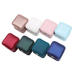 boîtes bijoux velours uni rose rouge bleu marine blanc classiques boutons dorés anneaux