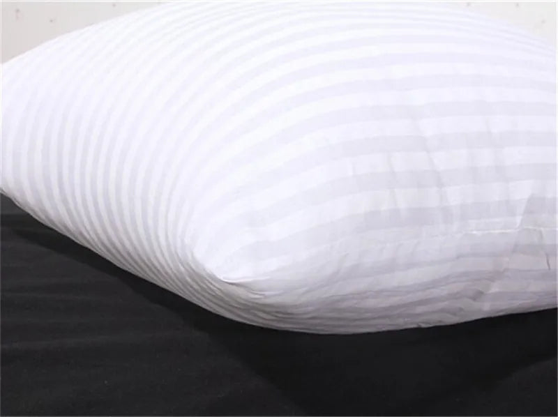 coussins carrés blancs rayures horizontales fibre polyester coton lavable maison adultes