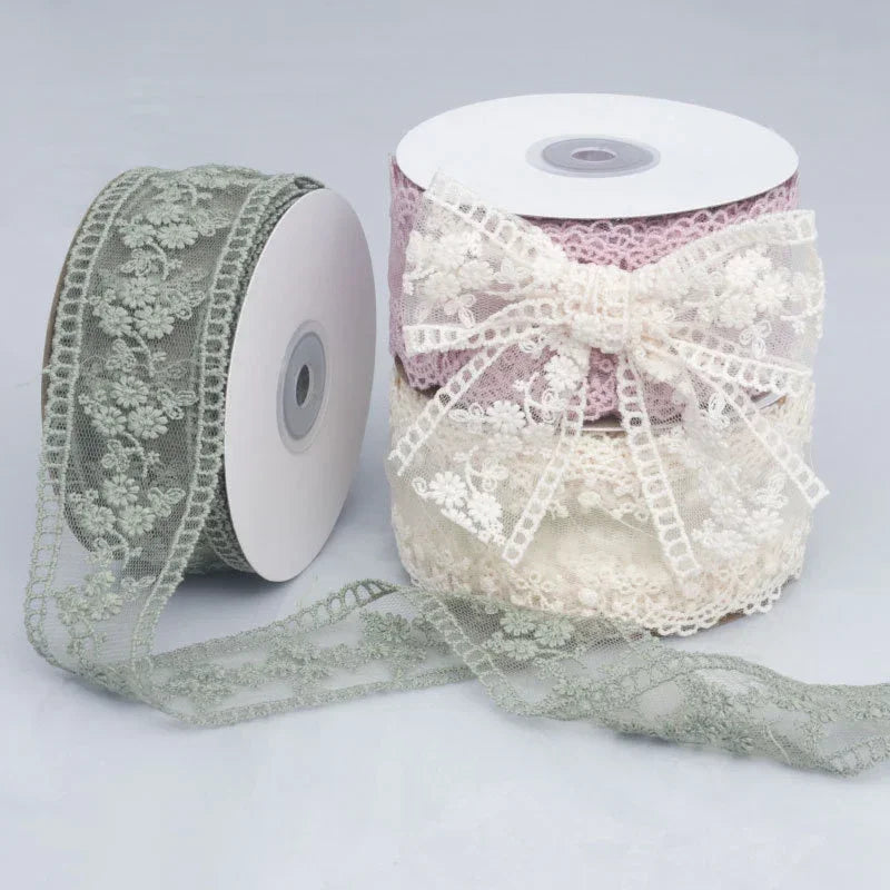 rubans dentelle fleurs vert clair rose pâle blanc vintage romantique polyester artisanat cheveux