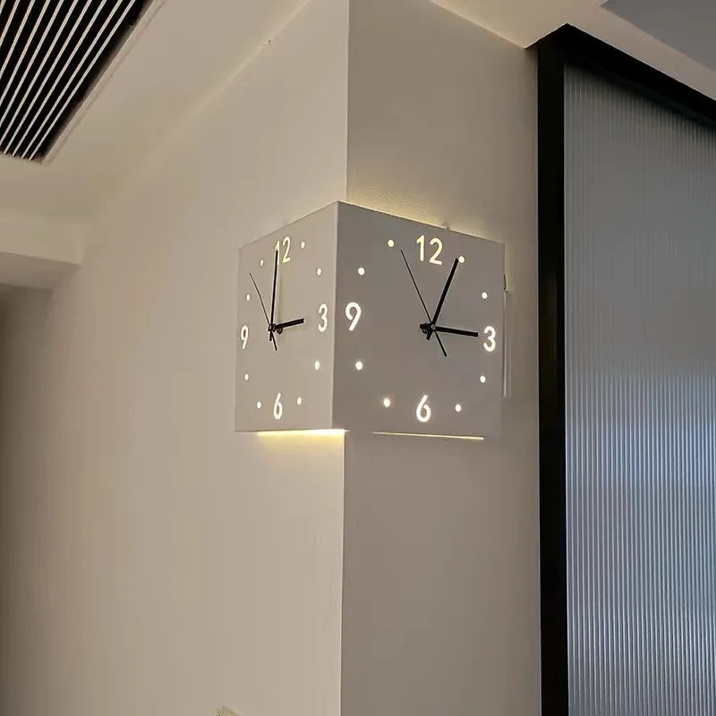 horloge murale moderne cubique aiguille quartz minimaliste couleurs vives opacité totale fixée coin mur