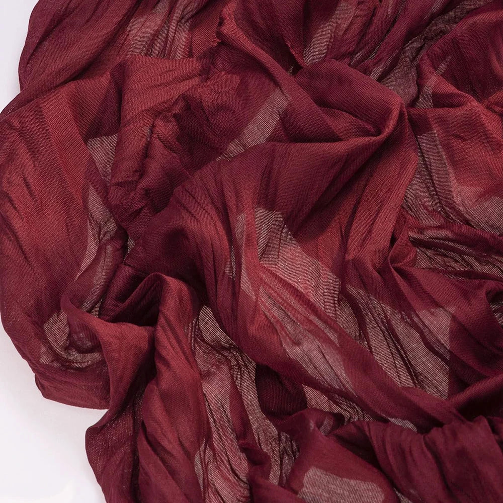 table chemin rouge bordeaux boho rustique semi transparente maison décor festive anniversaire mariage