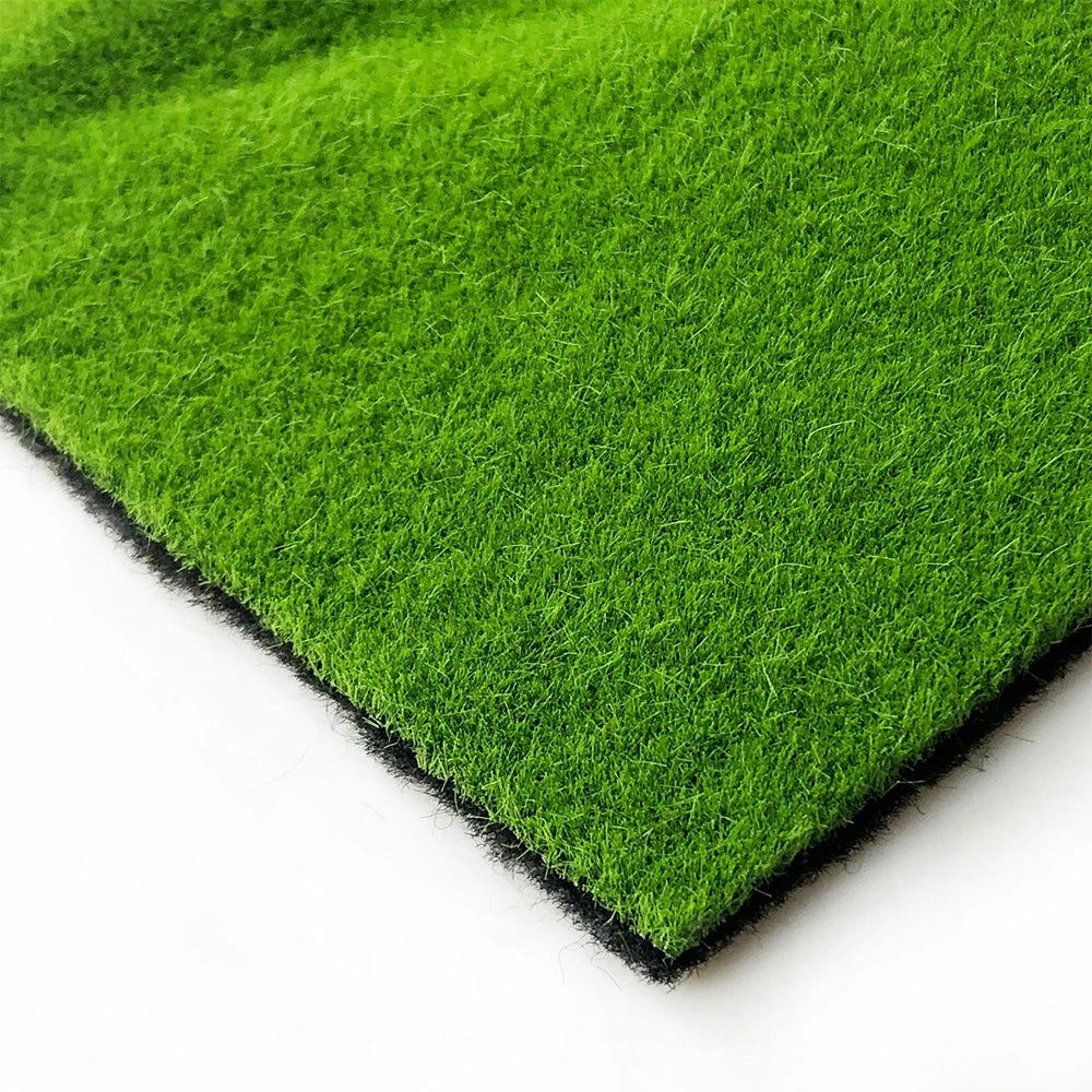 tapis artificiel vert pelucheux moderne décoration extérieure anniversaire exposition bricolage deux poupées chevaux
