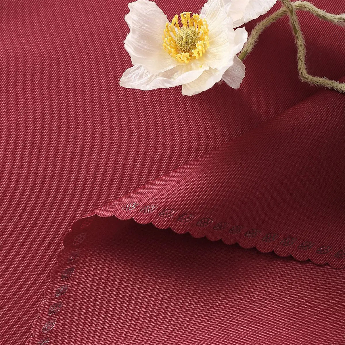 serviettes table rouge bordeaux scalloped bordure coton polyester qualité supérieure classique lavables maison restaurant