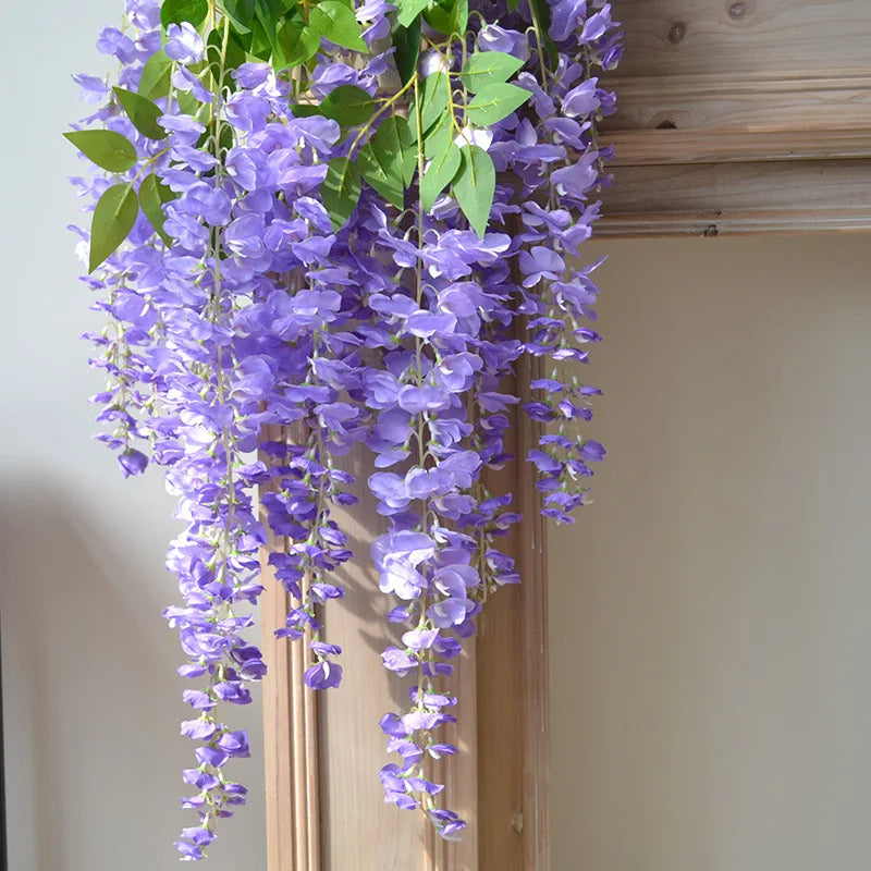 guirlande fleurs artificielles violettes blanches grappes feuilles vertes naturelle décoration intérieureextérieur