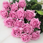 bouquet roses artificielles mariage anniversaire décoration intérieure plateau doré vase transparent feuilles vertes classique