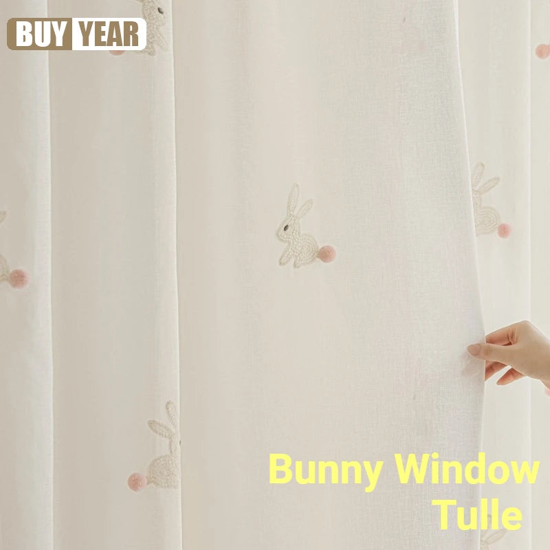 rideau tulle blanc brodé lapins pompons roses moderne translucide fenêtre chambre enfant salon maison