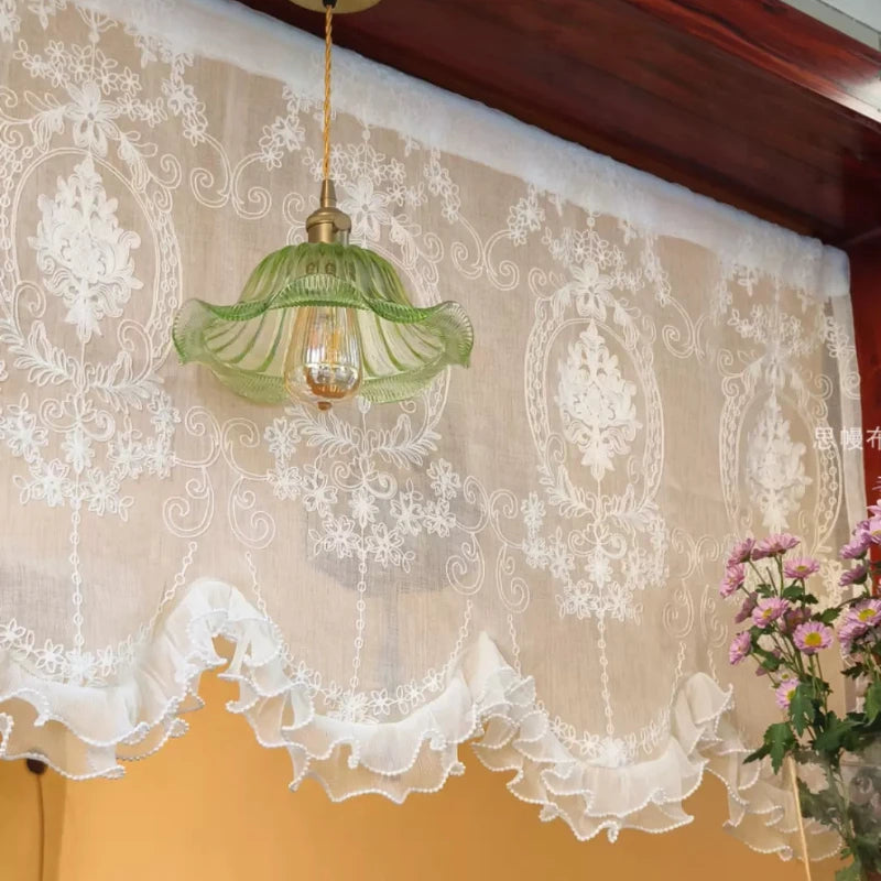 rideau fenêtre transparent dentelle brodée shabby chic fleur motif floral vintage beigeclair