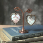 cadre photo pied bronze argenté vintage décor floral complexe métal ornementé