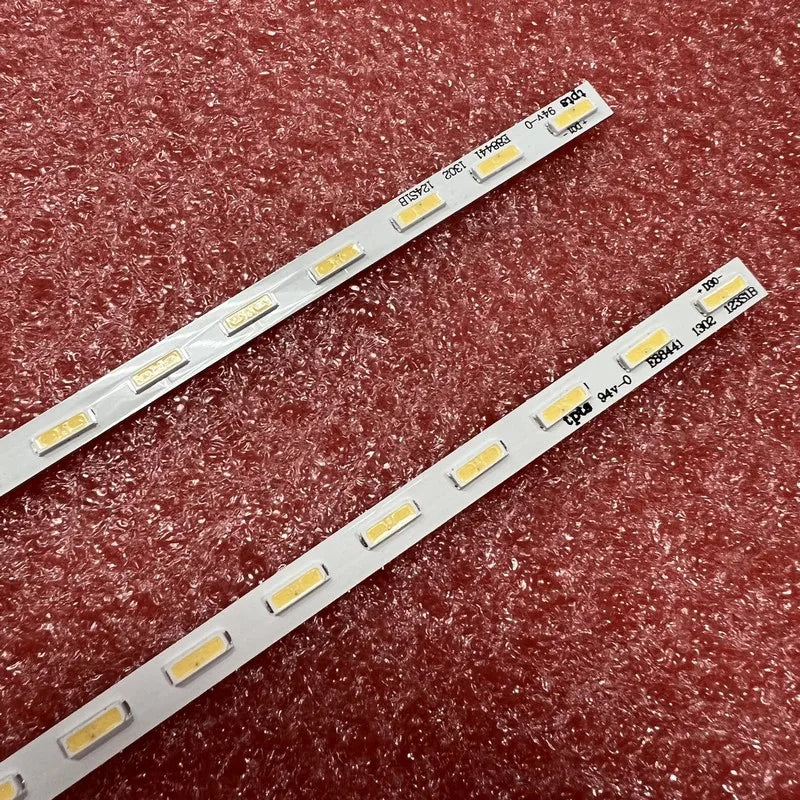 bande lumineuse led blanc moderne sans câble bouton poussoir fixations invisibles connecteurs