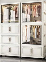 armoire rangement blanc moderne classique verres transparents tiroirs étagères vêtements toilette roulettes