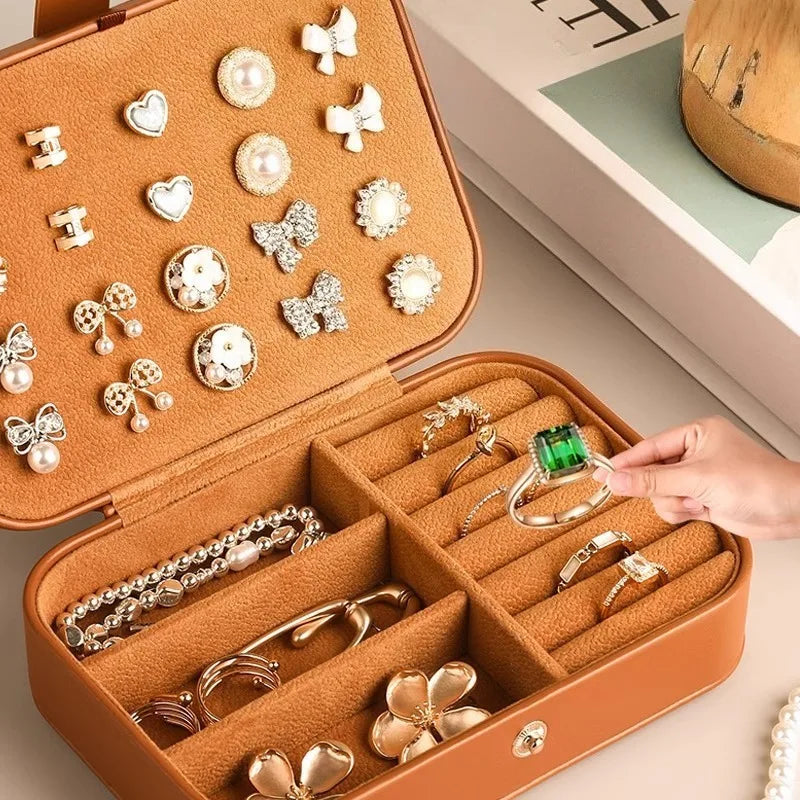 boîte rangement bijoux simili cuir marron clair moderne clics boucles doreilles bagues bracelets colliers