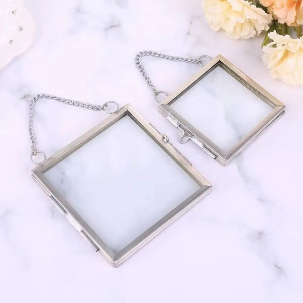 cadres photo suspendus argent doré verre transparent vintage decoration chambre