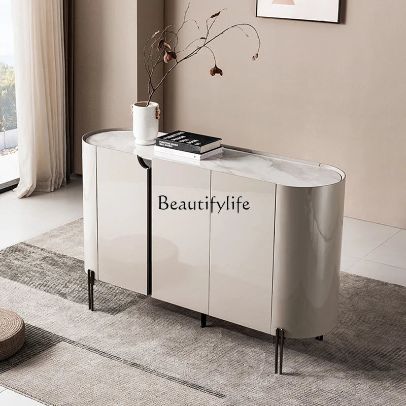 meuble d'appoint moderne blanc marbre pieds métal noir tasse livre vase plante abstraite