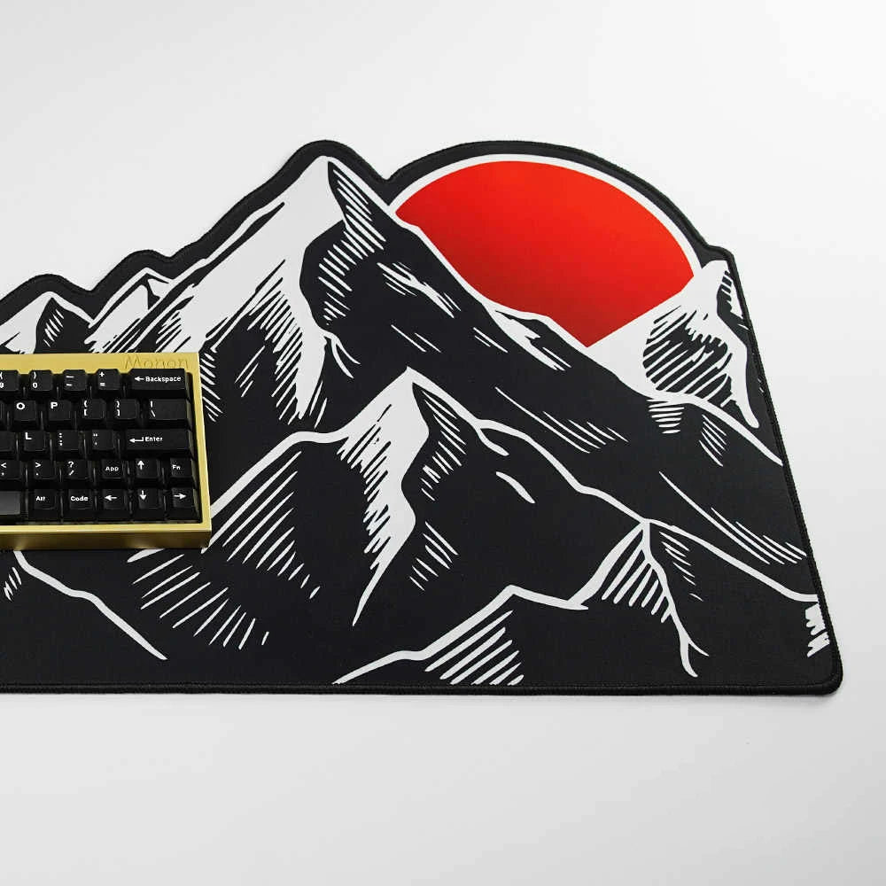 tapis souris noir blanc rouge motif soleil montagnes graphique japon minimaliste gaming workspace élégance