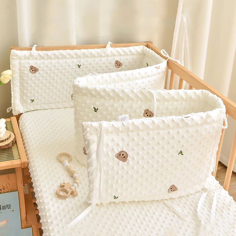 coussin lit bébé blanc brodé animal mignon doux rubans attachables sécurité 120cm 1ans