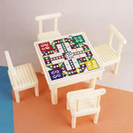 ensemble miniature table chaises blanc motifs géométriques pièces jeu rouge verte bleue résine opacité