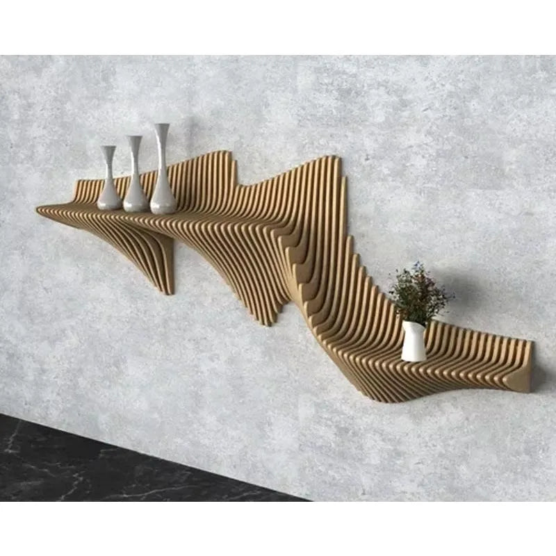 étagère murale bois clair moderne rose gris ondulé minimaliste fixations murales vases fleurs séchées