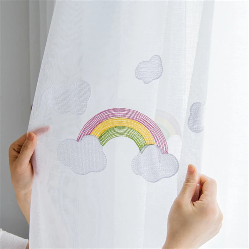 rideau tulle transparent arc ciel nuages brodés moderne chambre enfant décoration maison