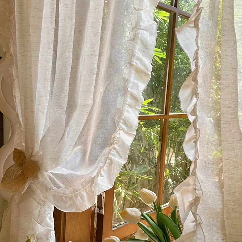 rideau blanc semi transparent classique romantique volants dorés salon chambre coucher