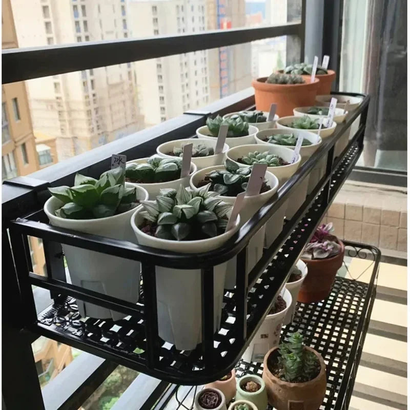 étagère plantes métal noire moderne grille perforations clips