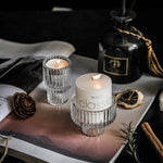 photophore verre transparent moderne bougies assorties rayures verticales décoration intérieure table élégant support