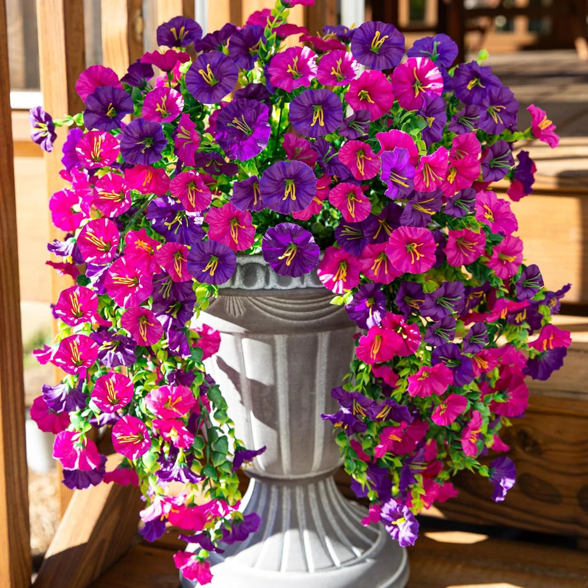 décoration extérieure mariage pot suspendu fleurs soies gris classiqueextérieur anniversaire mariage