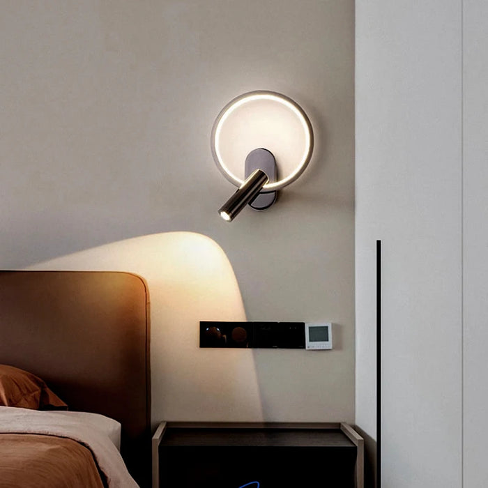Lampe de lecture murale LED noire sur tête de lit moderne
