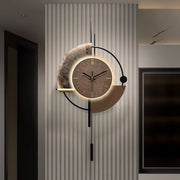 horloge murale moderne led marron noir texture boisée fixations murales