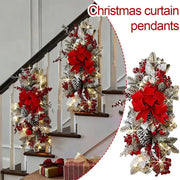 décoration noël escalier guirlande lumineuse branches pommes pin baies rouges traditionnelle festive