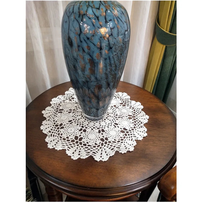 serviette table blanche crochetée motifs floraux diamètre 30cm traditionnelle artisanale respectueuse environnement