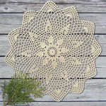 serviette table traditionnelle motif floral central couleur beige clair