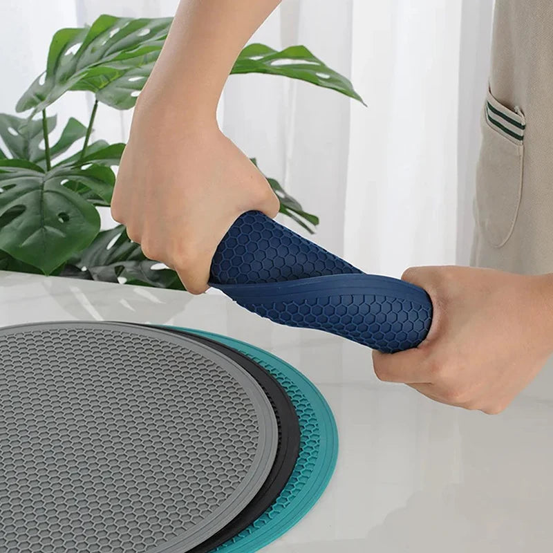 tapis silicone hexagonal moderne bleu turquoise bleu foncé gris noir opalescent cuisine minimaliste