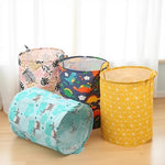 Sac de rangement pour vêtements sales dans une salle de bain moderne