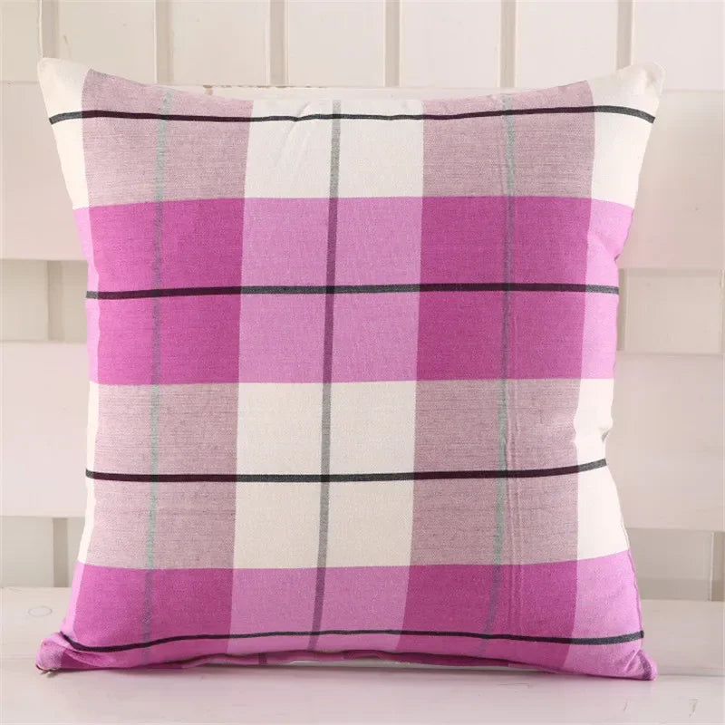 taies d'oreiller rayées couleurs modernes coussins décoratifs carrés motifs carreaux chambre maison festive